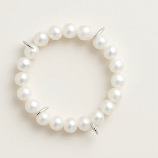 Klassisches weißes Perlenarmband - Eleganter Schmuck handgefertigt